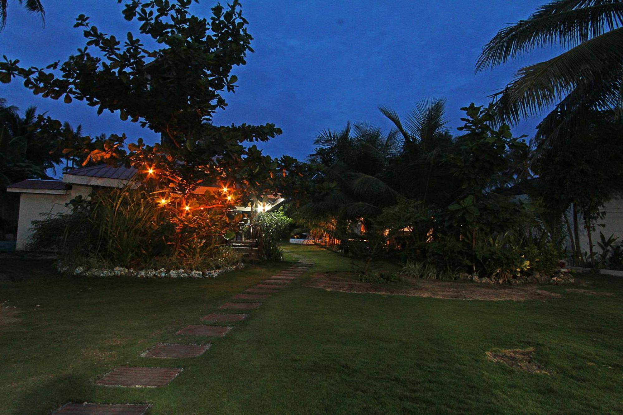 Villa Consolacion Resort Генерал-Луна Экстерьер фото