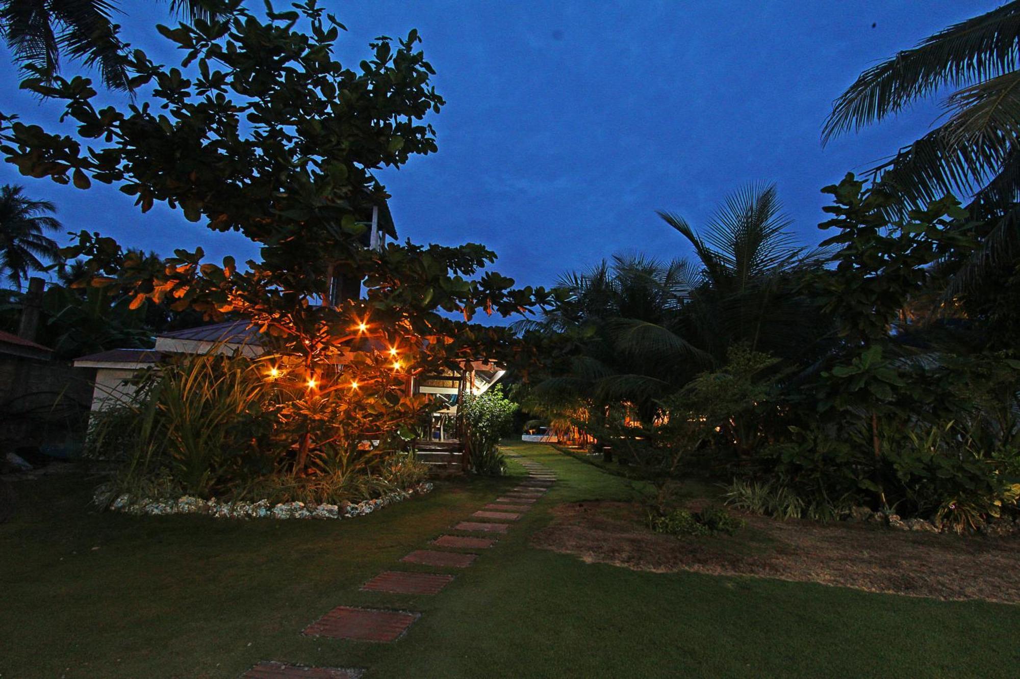 Villa Consolacion Resort Генерал-Луна Экстерьер фото