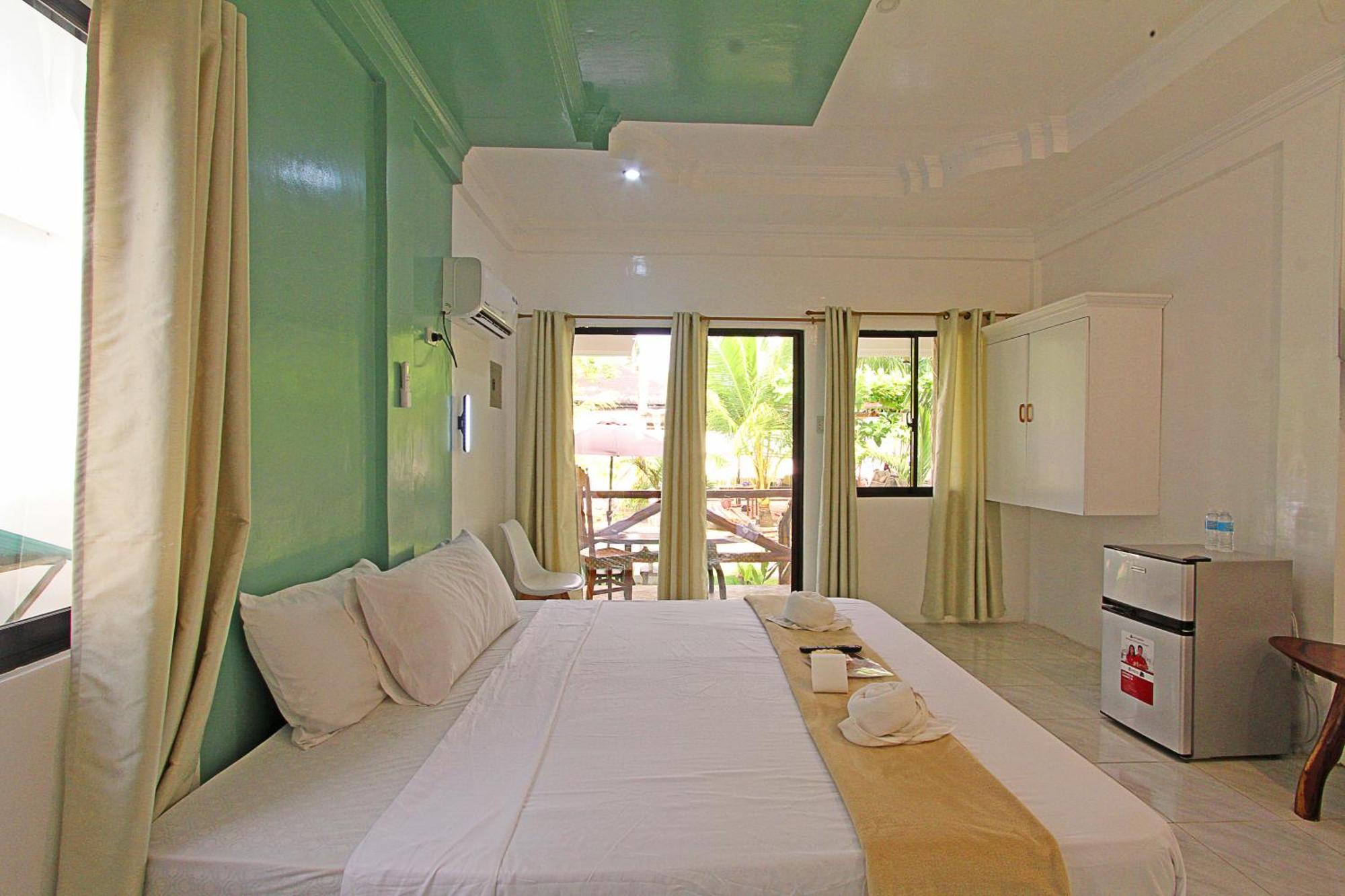 Villa Consolacion Resort Генерал-Луна Экстерьер фото